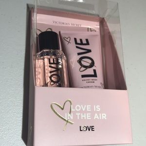 New Victoria’s Secret Love set